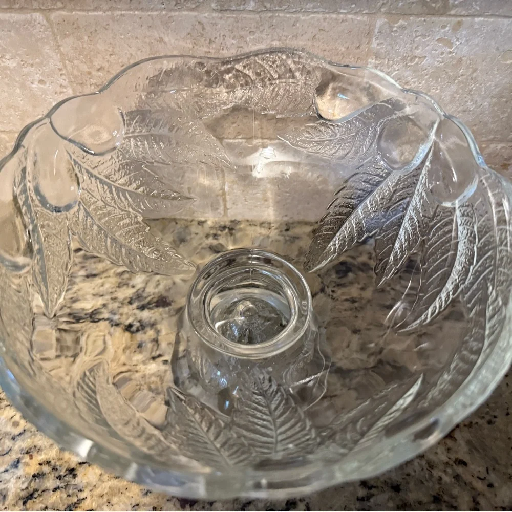 Vintage Teleflora 1985 Pedestal Compote Clear Fruit Bowl Pears & Leaf Pattern.